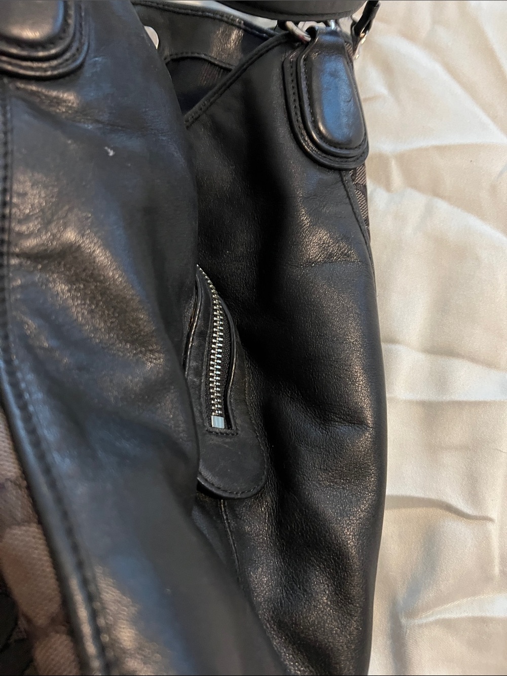 Coach Brown and Black Signature Shoulder Bag - Picture 4 of 16